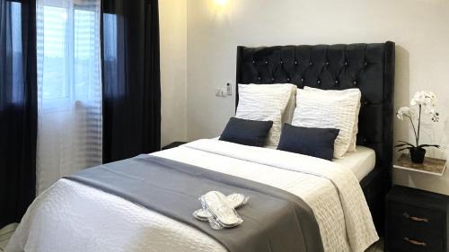 Apartment with Pool View 