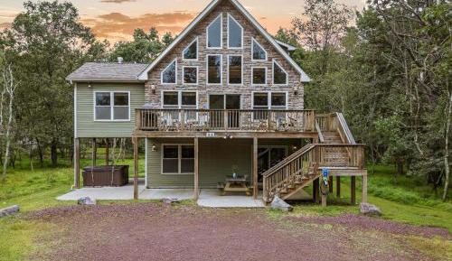 Seven-Bedroom House