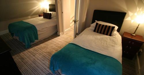 Twin Room with Private Bathroom
