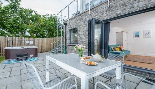 Four-Bedroom Holiday Home