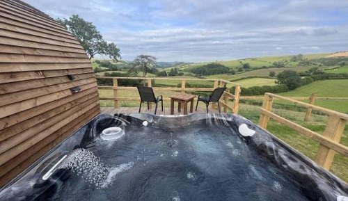 Superior Cabin with Hot Tub