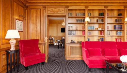 Suite with Garden View