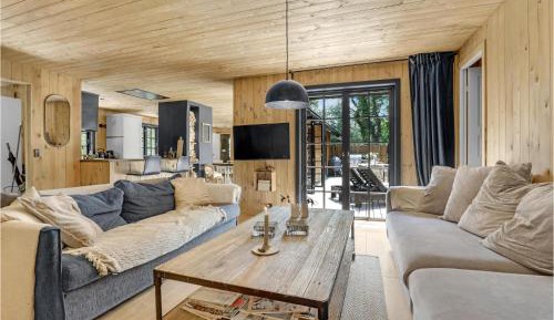 Five-Bedroom Holiday Home