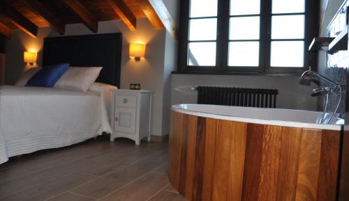 Two Bedroom Apartment with Spa Bath