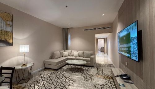 Deluxe King Suite