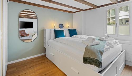 Studio Apartment with King Bed