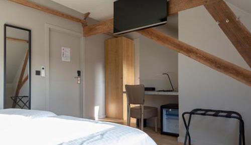 Deluxe Double Room with Shower