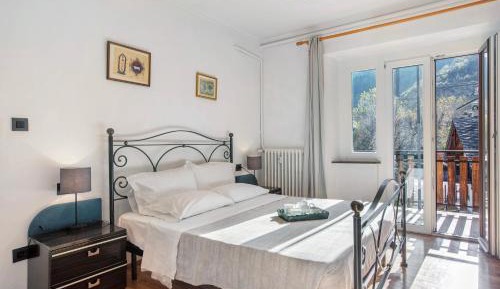 Superior One-Bedroom Apartment with Balcony