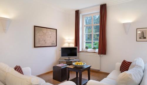 Superior One-Bedroom Apartment