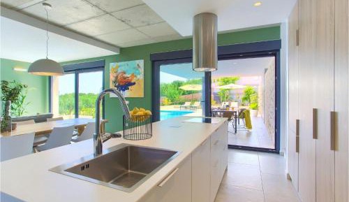 Three-Bedroom Holiday Home 