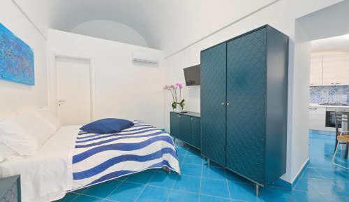 Deluxe One-Bedroom Apartment