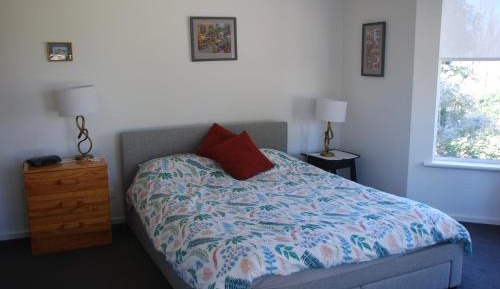 Deluxe Queen Room