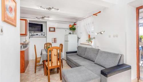 One-Bedroom Holiday Home
