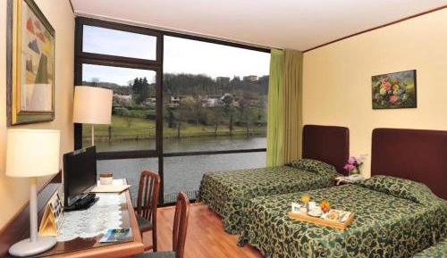 Double or Twin Room with Lake View