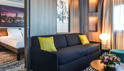 King Suite with Sofa