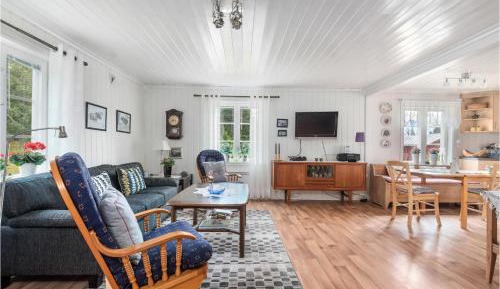 Three-Bedroom Holiday Home 