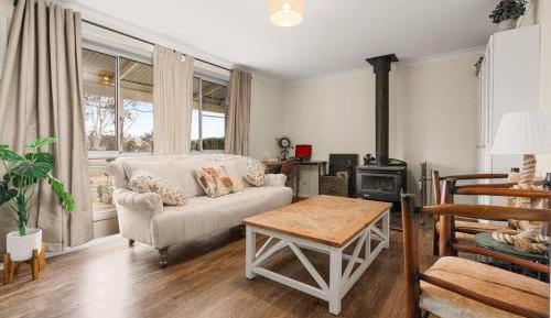 Three-Bedroom Holiday Home 