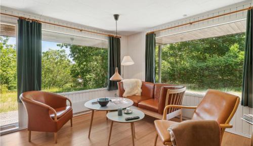 Three-Bedroom Holiday Home 