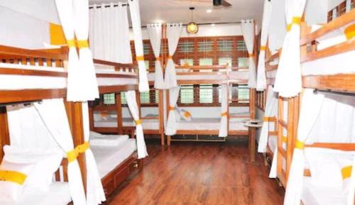 Mixed Dormitory Room