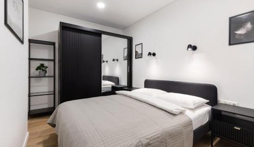 Classic One-Bedroom Apartment with King Bed