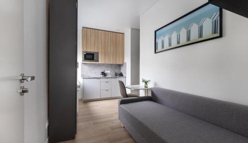 One-Bedroom Apartment with City View