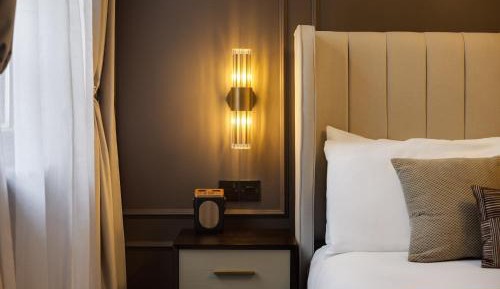 Deluxe King Room