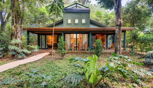 Bungalow with Garden View