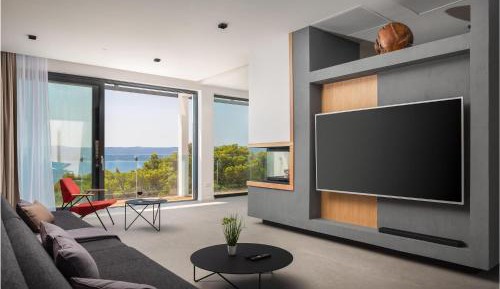 Three-Bedroom Holiday Home 