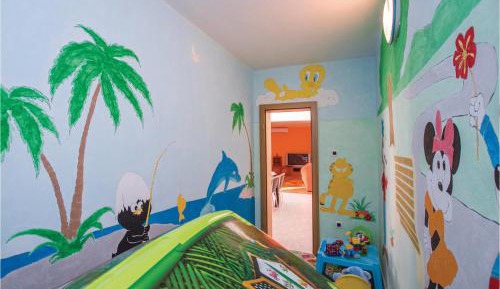 Seven-Bedroom Holiday Home