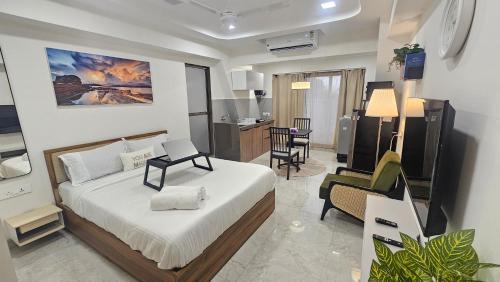 Studio Apartment with Balcony