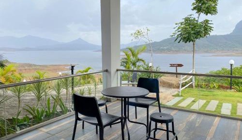 Studio with Lake View