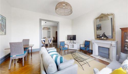 Five-Bedroom Holiday Home