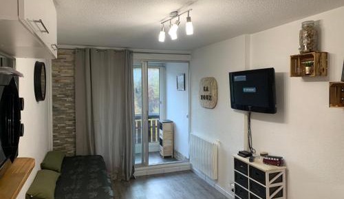 Studio with Mountain View