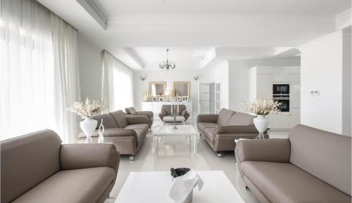 Seven-Bedroom Holiday Home