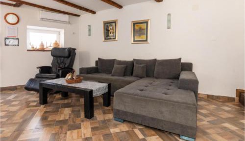 Three-Bedroom Vacation Home 