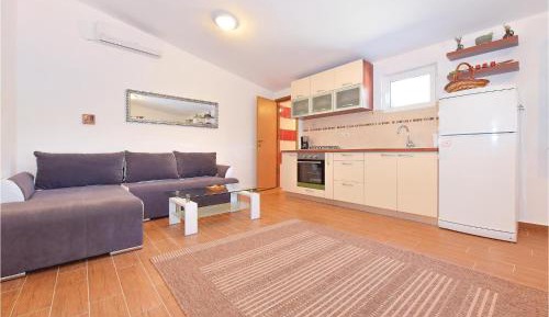 One-Bedroom Holiday Home