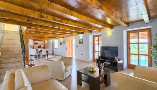 Five-Bedroom Holiday Home