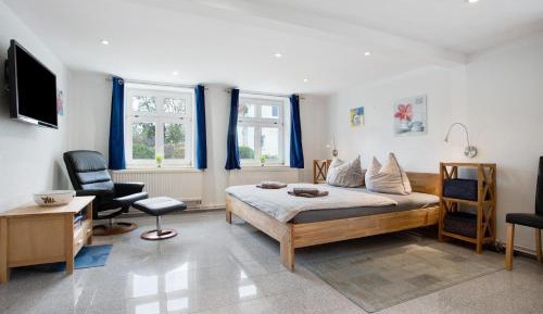 Three-Bedroom Superior Apartment