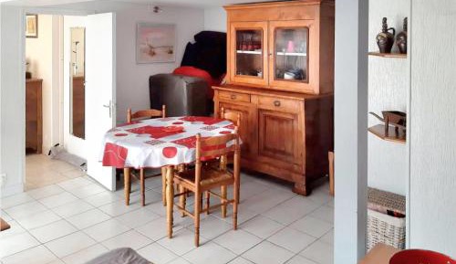 One-Bedroom Holiday Home