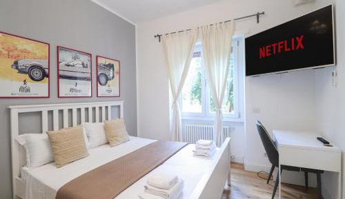 Three-Bedroom Deluxe Apartment