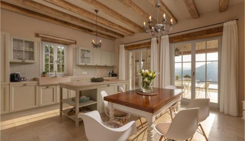 Three-Bedroom Vacation Home 