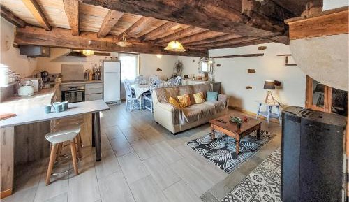 One-Bedroom Holiday Home