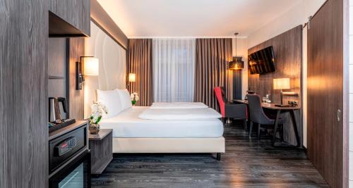 Standard Double Room - Park Side