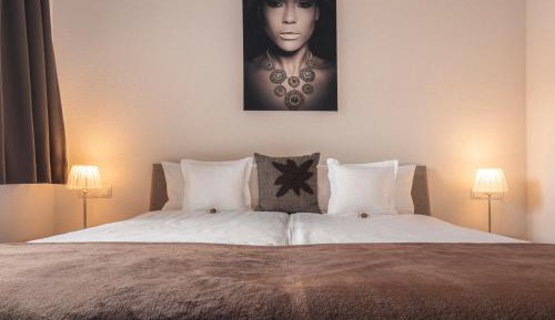 Deluxe Apartment with Balcony