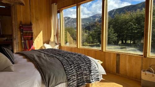 Deluxe Double or Twin Room with Mountain View