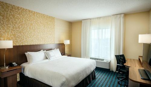King Room with Roll-in Shower - Mobility and Hearing Accessible