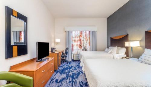 Queen Room with Two Queen Beds - Hearing Accessible