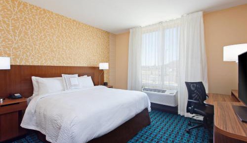 King Room with Roll-In Shower - Mobility and Hearing Accessible