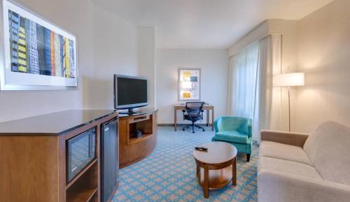 1 Bedroom Suite, 1 King, Sofa bed