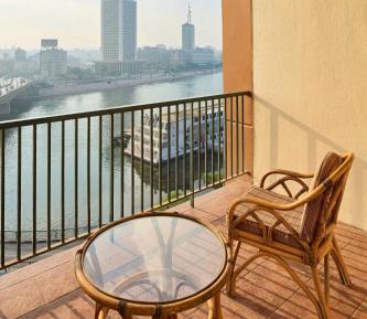 Ambassador Suite, 1 King, Balcony
